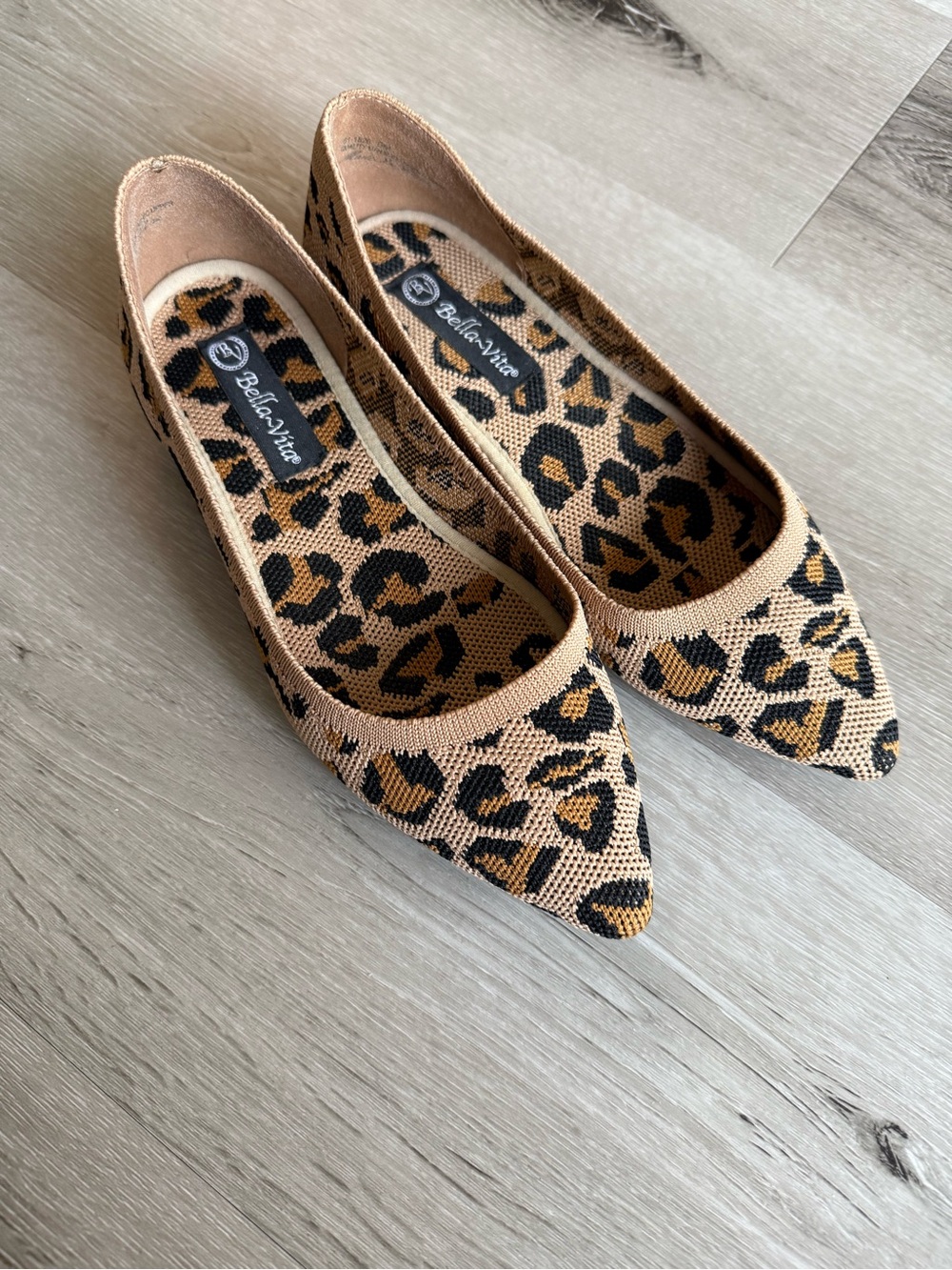 Like NEW Bella Vita Women's Leopard Print Pointed Toe Flats, Tan-Black, Size 6